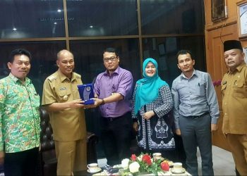Walikota Tebing Tinggi Dosen Tamu Di Magister Ilmu Komunikasi