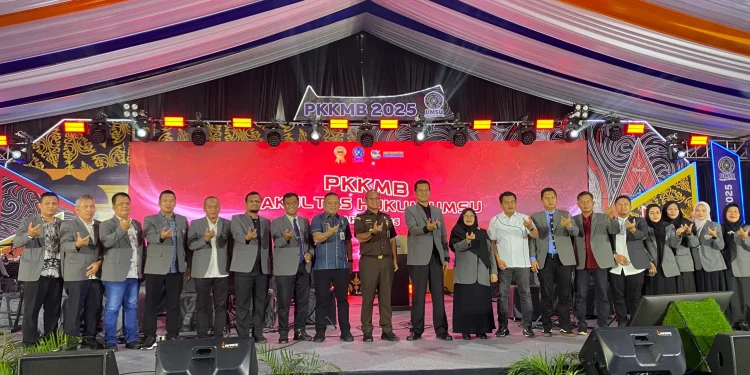 Hari Kedua PKKMB Fakultas UMSU Berlangsung Meriah dan Inspiratif